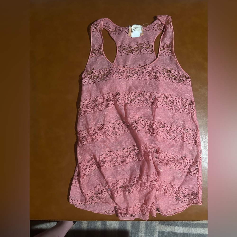 Light pink tank size small
